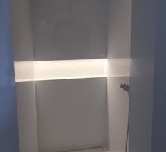 Revêtement salle de douche, niche incustrée - Technistone Crystal Polar White